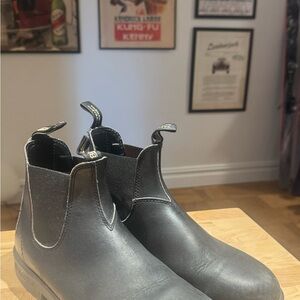 Blundstone size 9